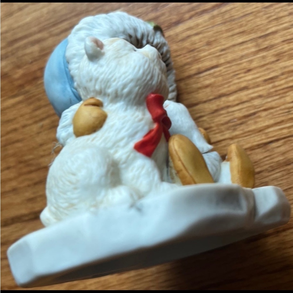 Enesco Collectible Figurine Eskimo girl with pup. Vintage 1980 - Picture 5 of 12